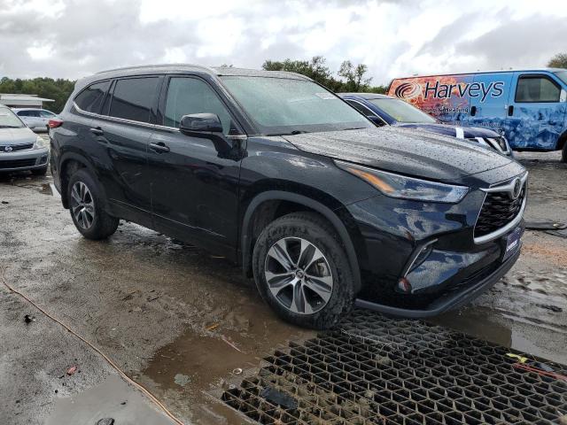 2022 TOYOTA HIGHLANDER XLE 5TDGZRBH6NS596117