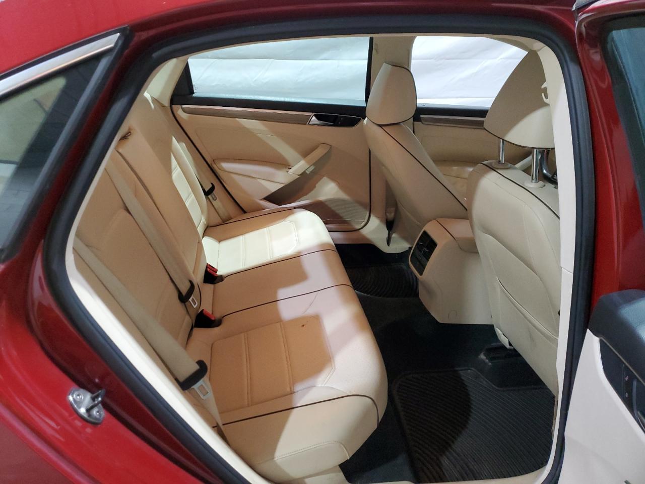 VOLKSWAGEN PASSAT SE