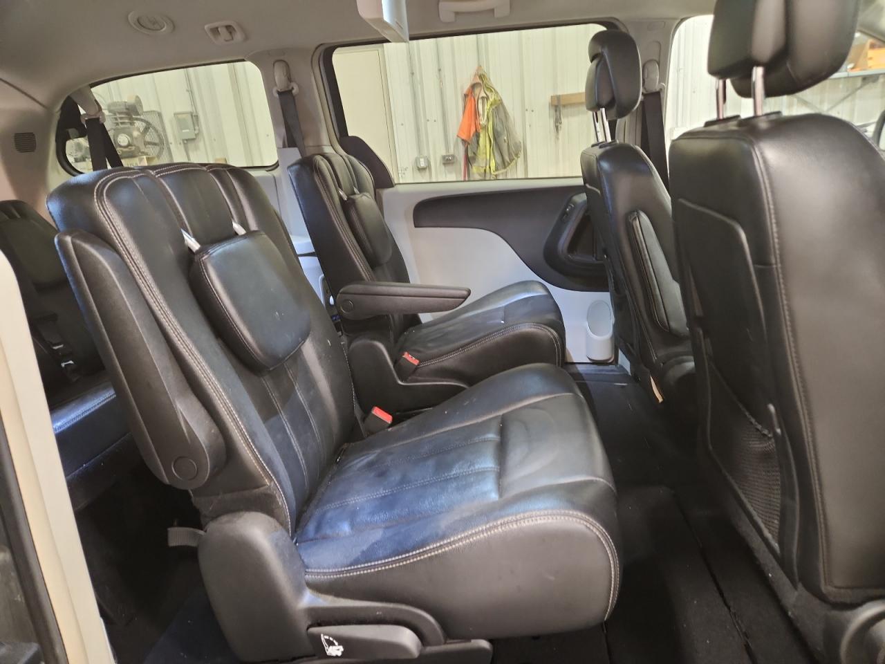 CHRYSLER TOWN & COUNTRY TOURING