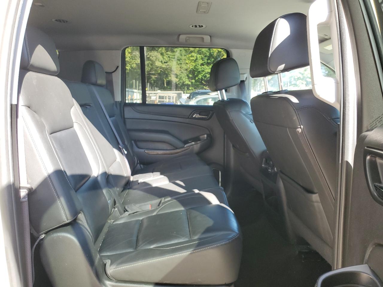 CHEVROLET SUBURBAN C1500 LT