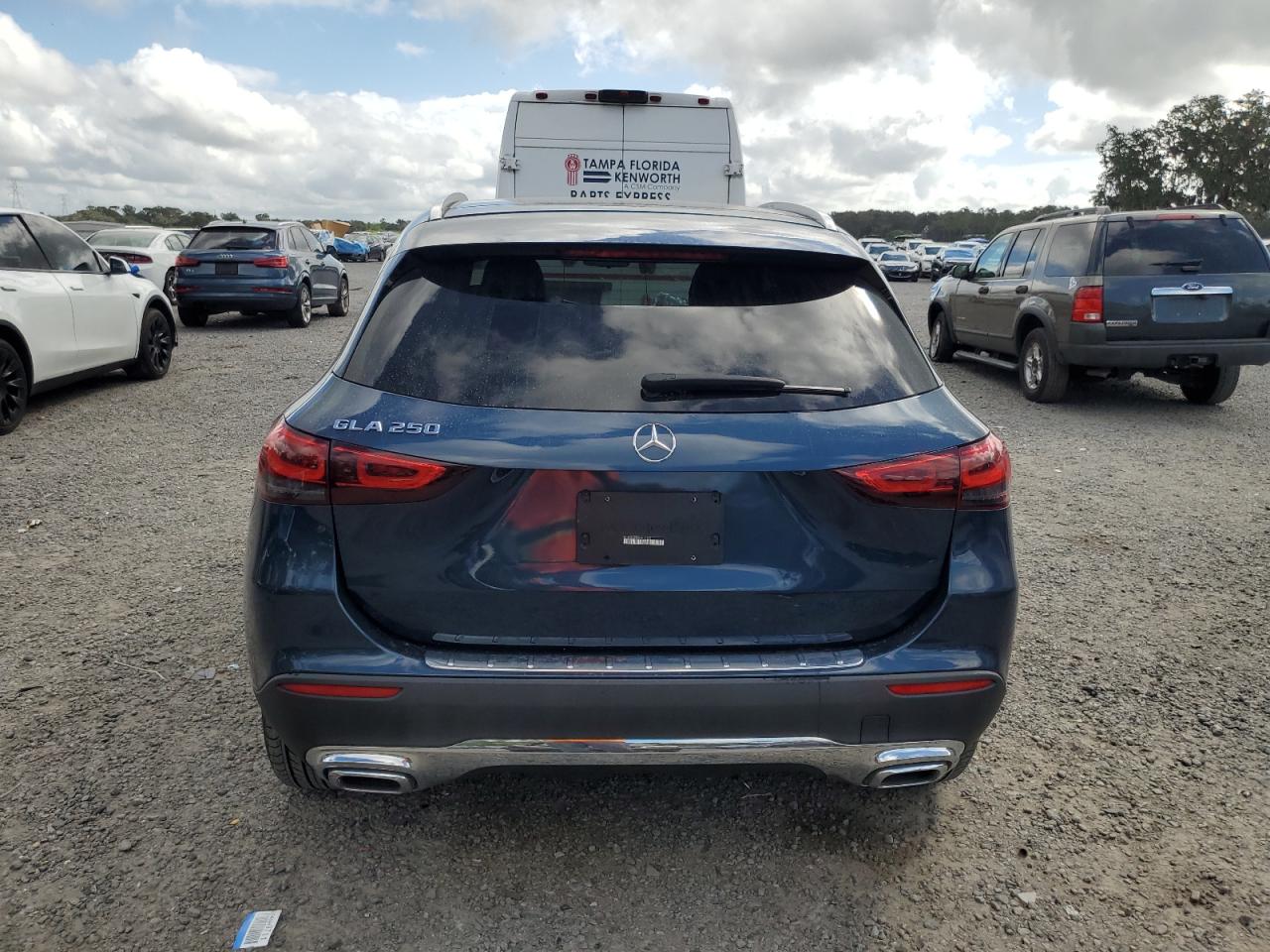 MERCEDES-BENZ GLA-CLASS 250