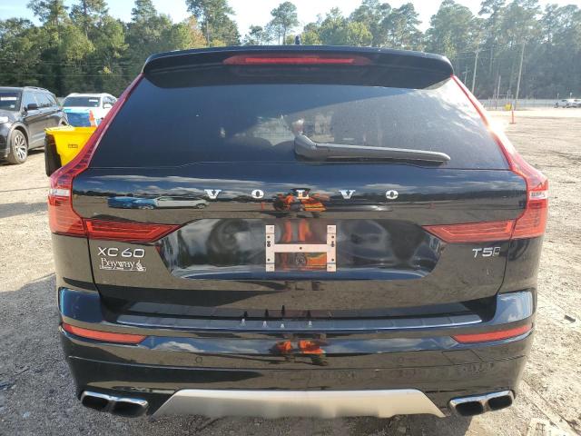 2018 VOLVO XC60 T5 MOMENTUM YV4102RKXJ1081635