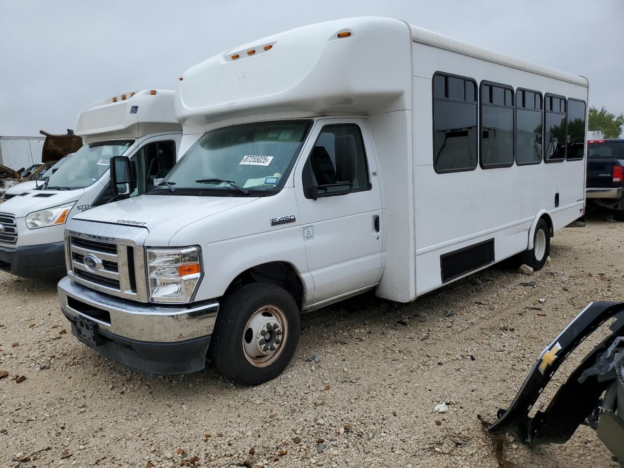FORD ECONOLINE E450 SUPER DUTY CUTAWAY VAN