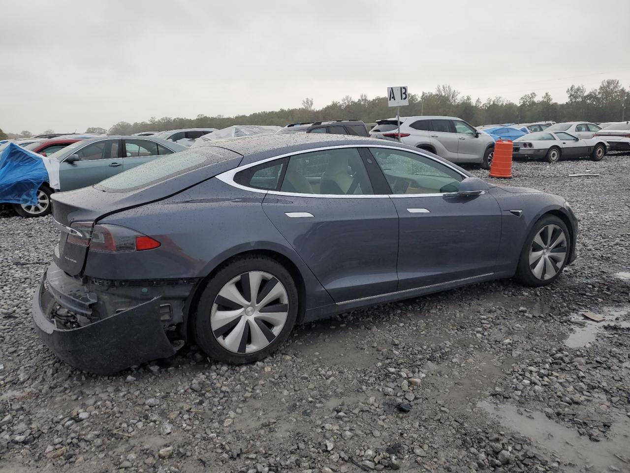 TESLA MODEL S