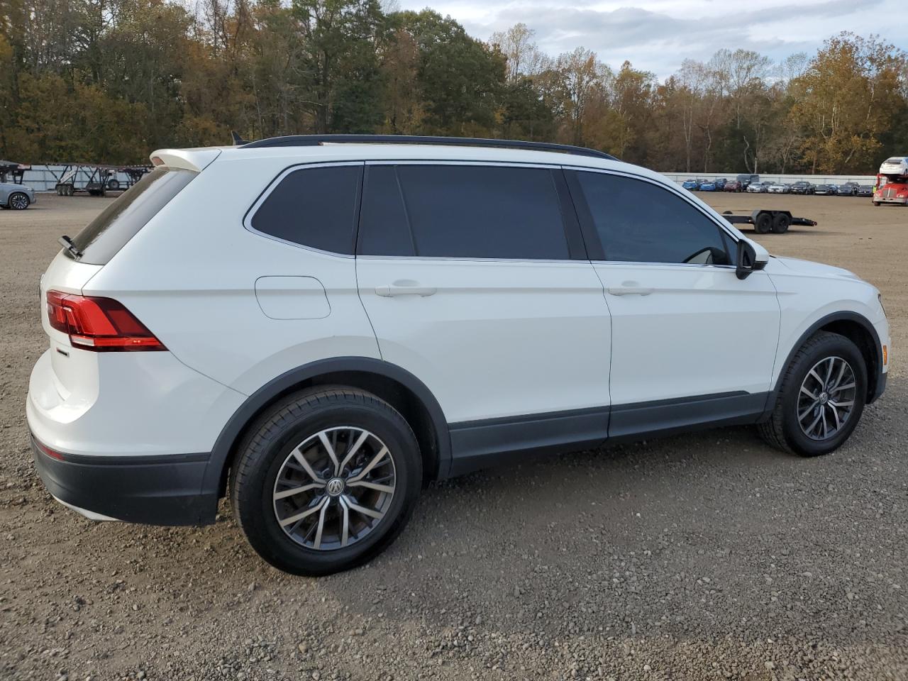 VOLKSWAGEN TIGUAN SE