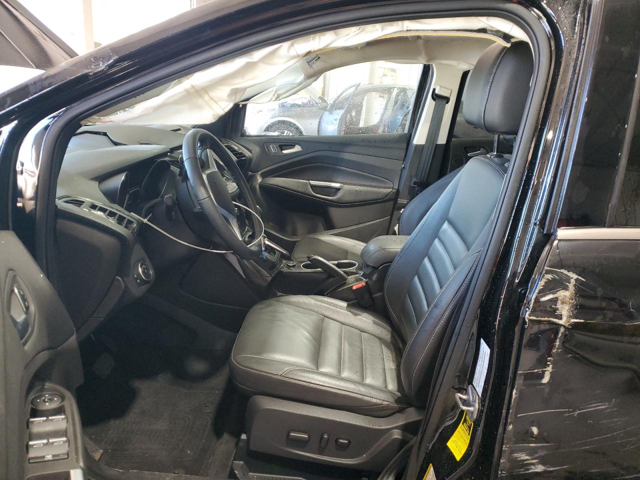 FORD ESCAPE TITANIUM