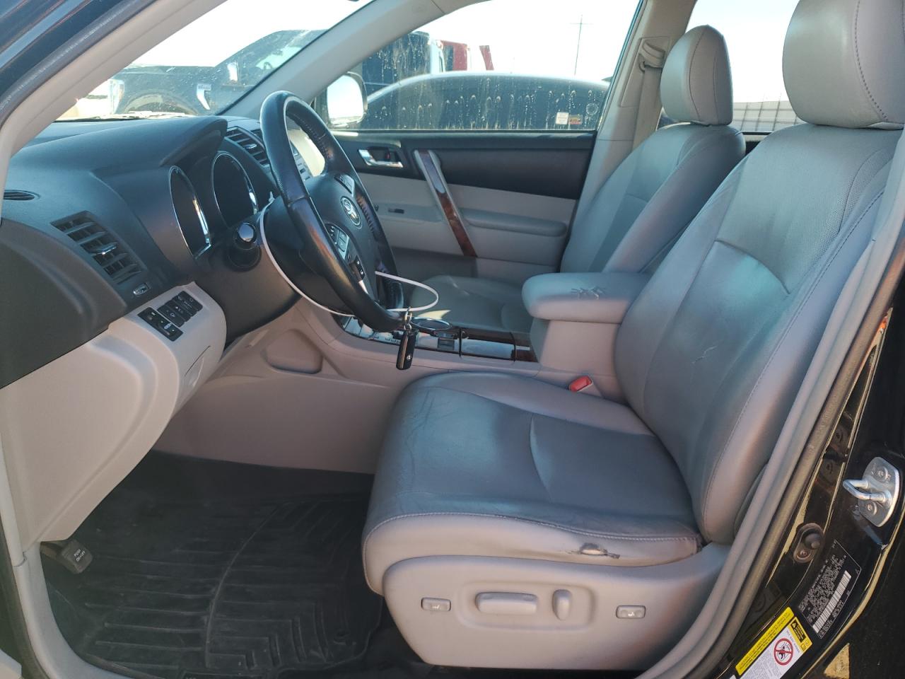 TOYOTA HIGHLANDER LIMITED