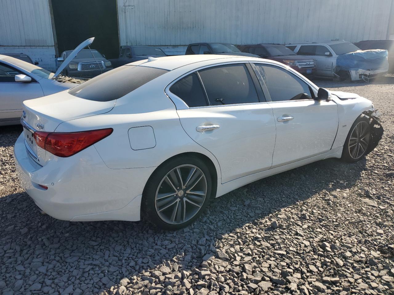 INFINITI Q50 PREMIUM