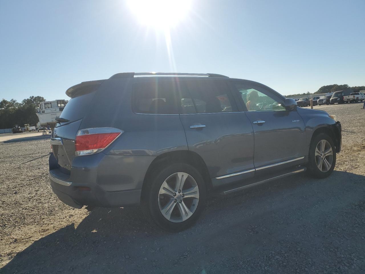 TOYOTA HIGHLANDER LIMITED