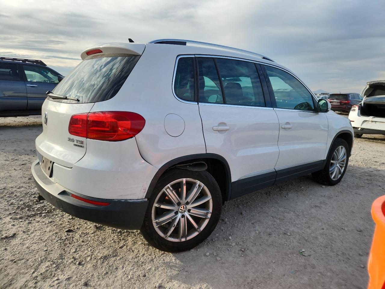 VOLKSWAGEN TIGUAN S