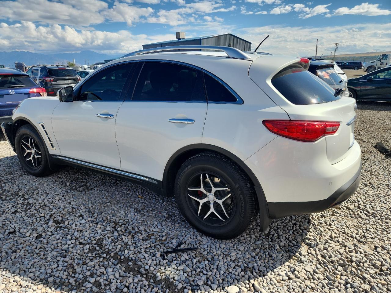 INFINITI FX37