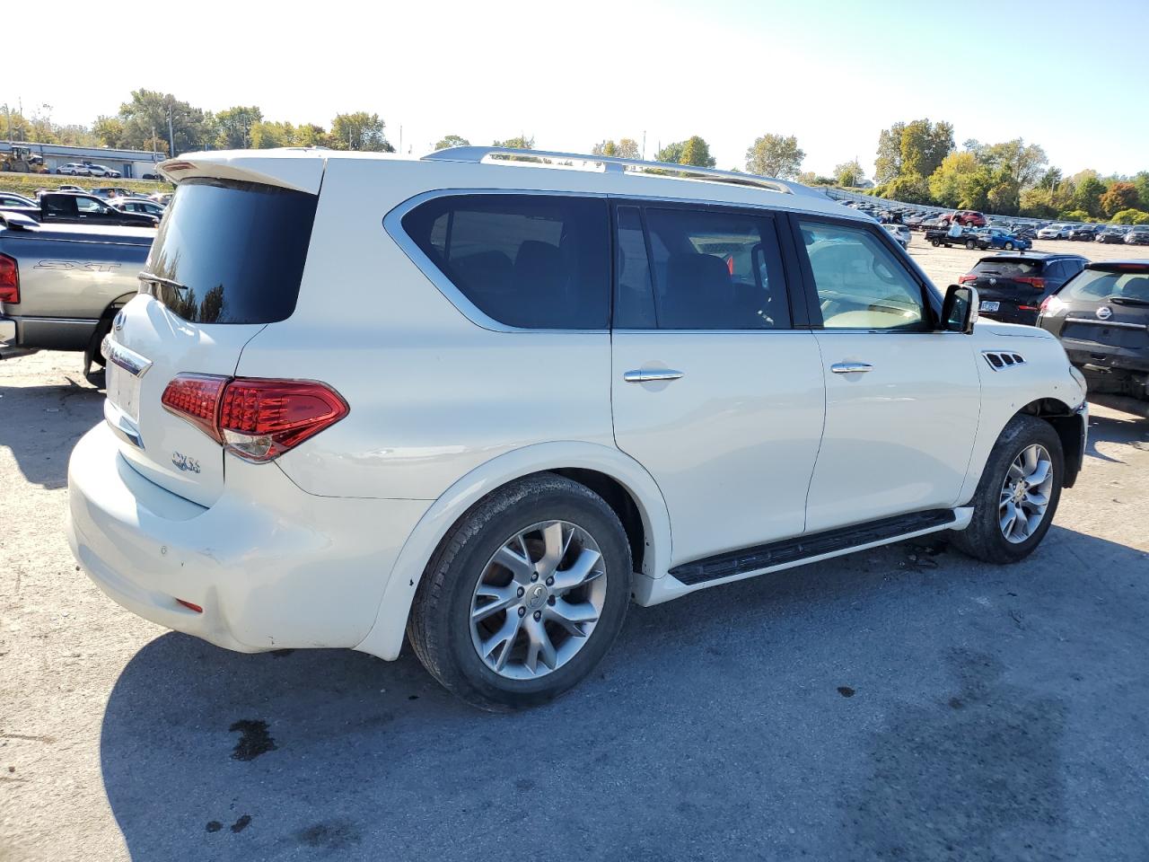 INFINITI QX56