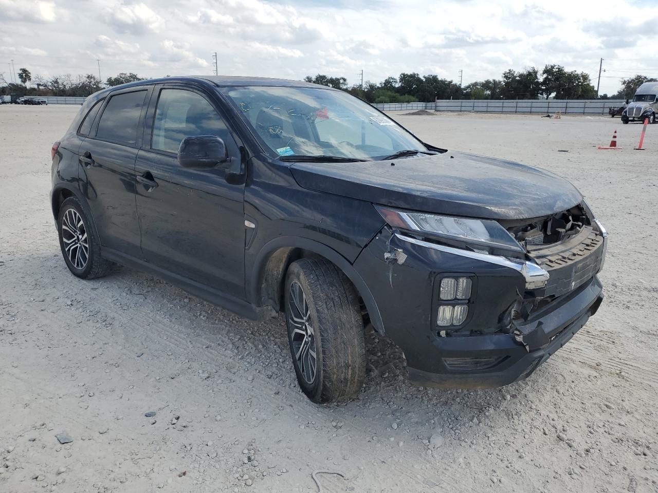 MITSUBISHI OUTLANDER ES