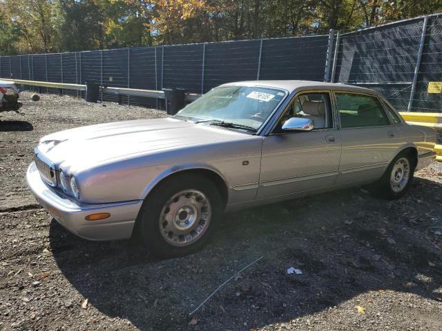 Global Auto Auctions: 2000 JAGUAR VANDENPLAS