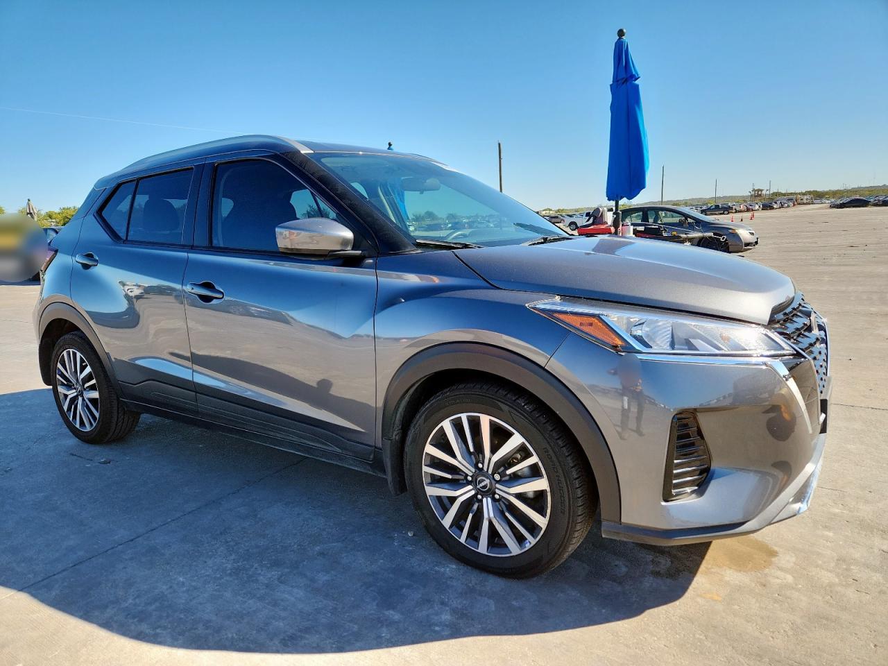 NISSAN KICKS SV