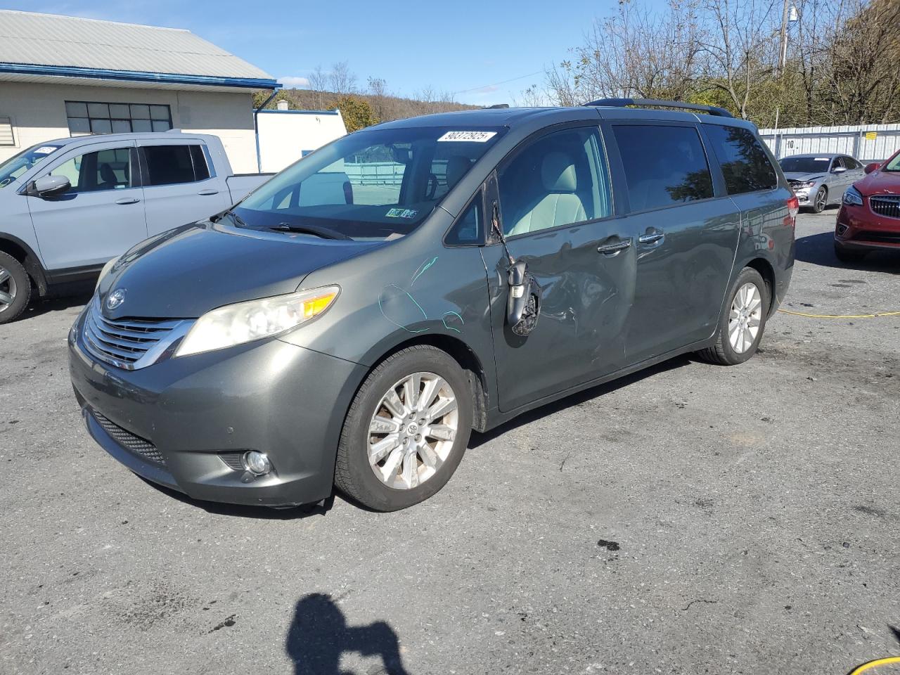 TOYOTA SIENNA XLE