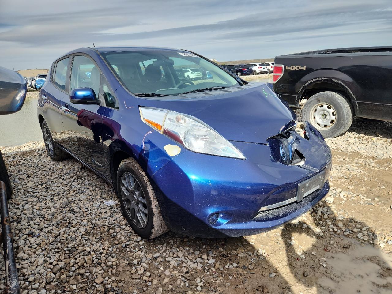 NISSAN LEAF S