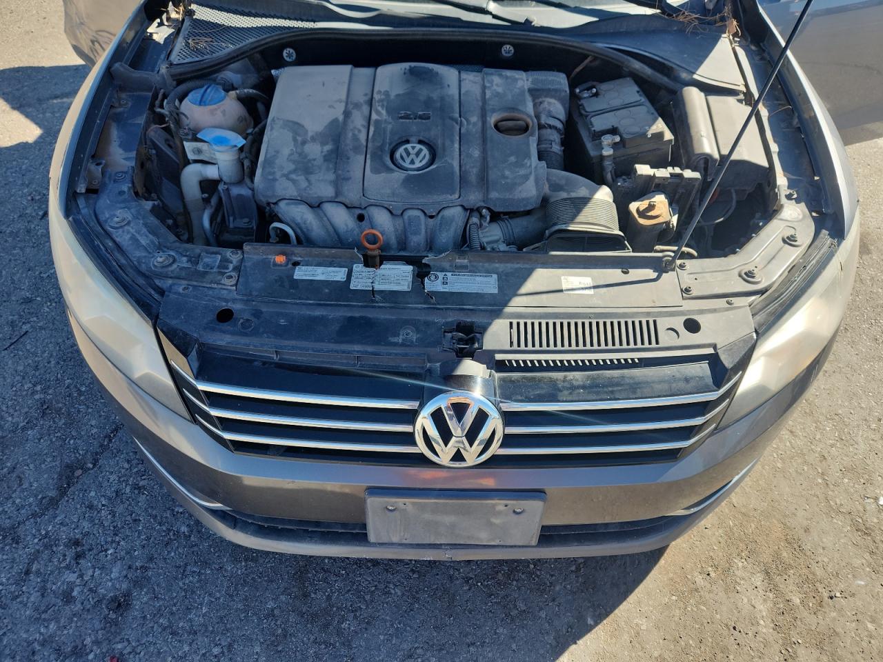 VOLKSWAGEN PASSAT SE