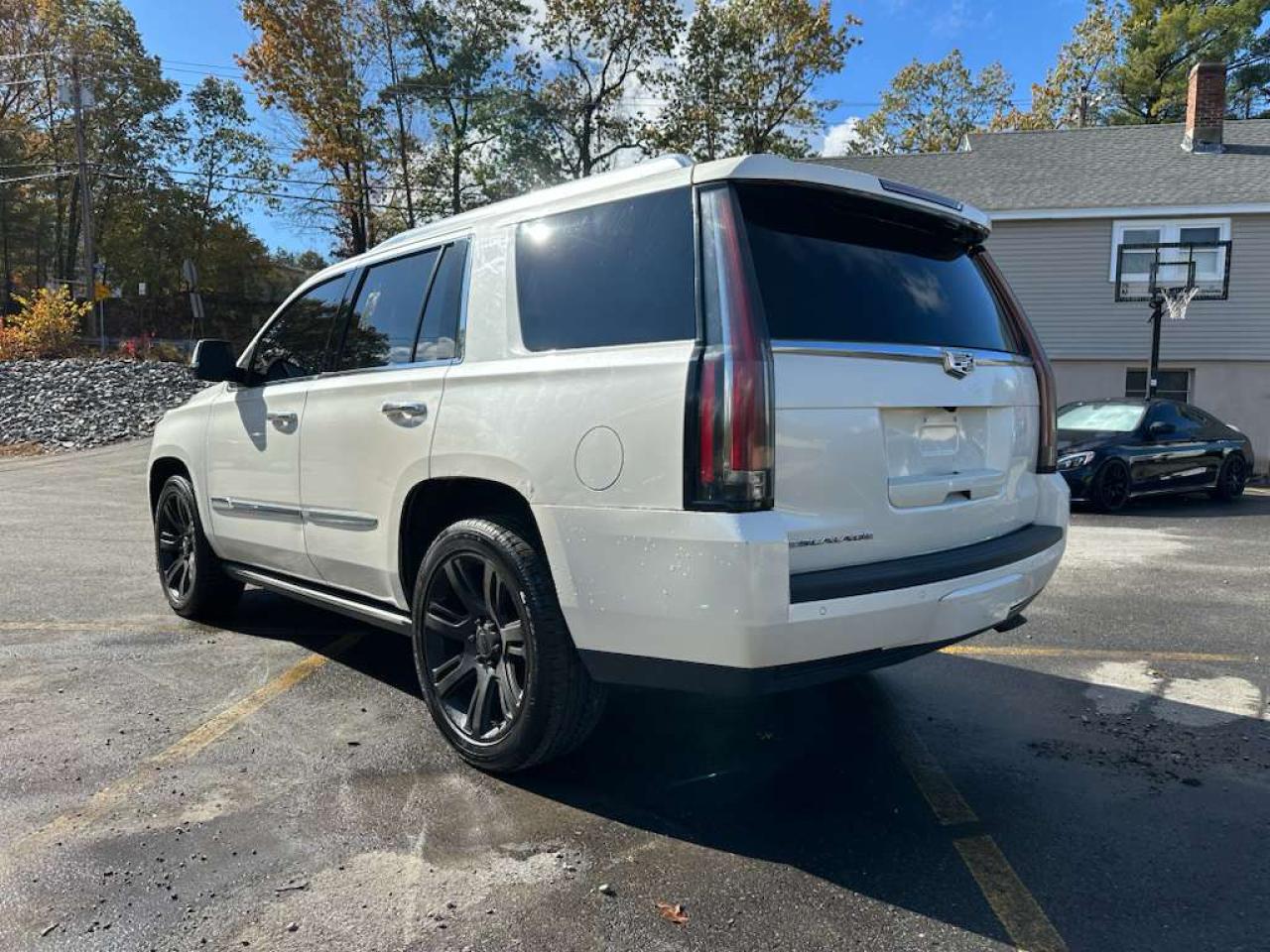 CADILLAC ESCALADE PREMIUM