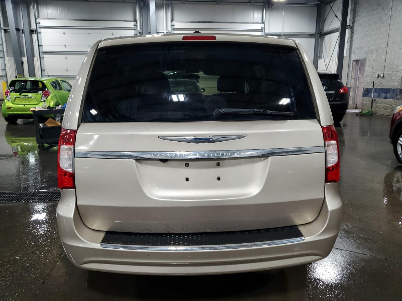 CHRYSLER TOWN & COUNTRY TOURING