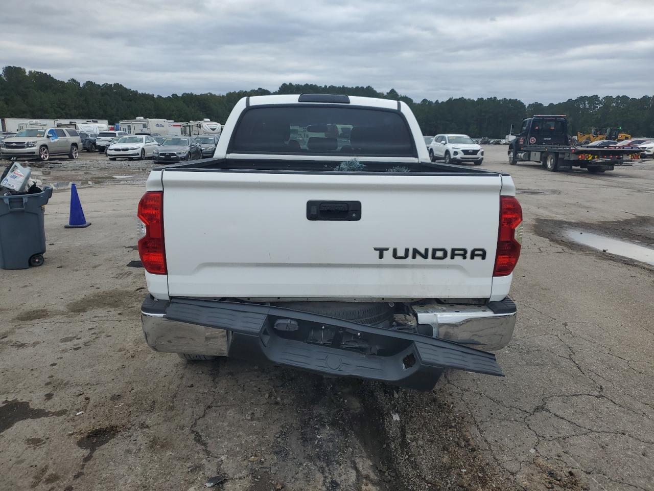 TOYOTA TUNDRA CREWMAX SR5