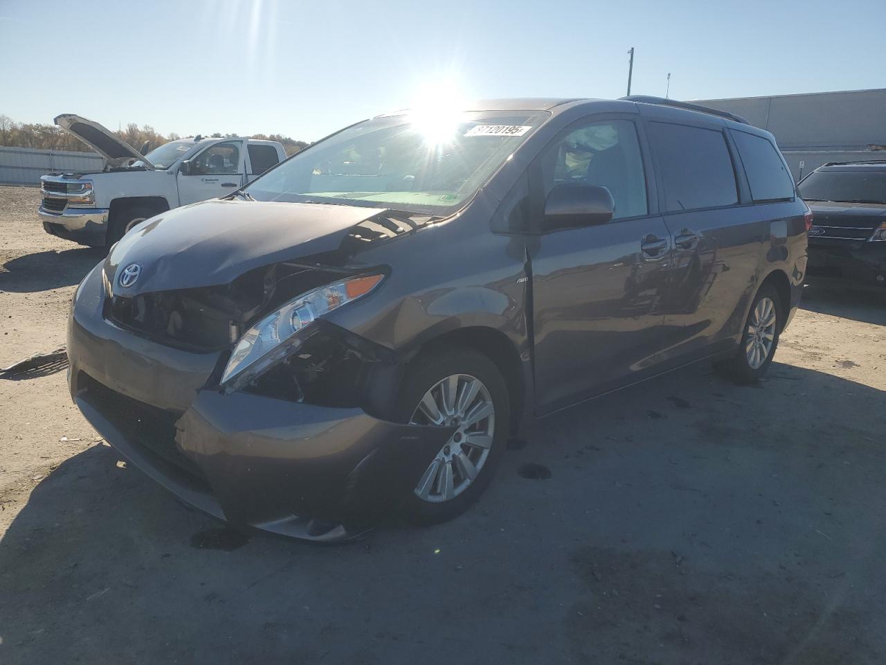 Lot #3308323190 2017 TOYOTA SIENNA LE