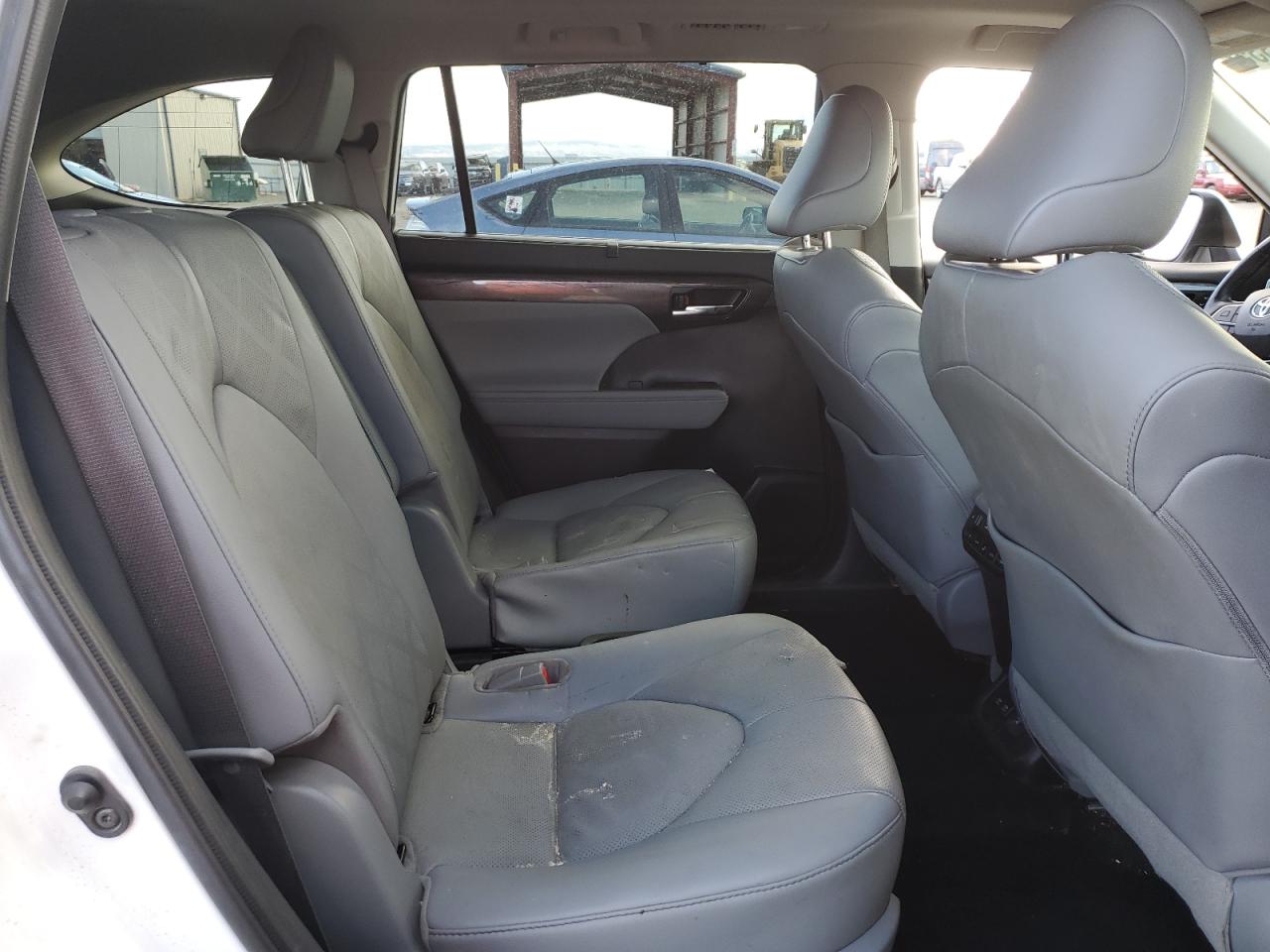 TOYOTA HIGHLANDER HYBRID PLATINUM