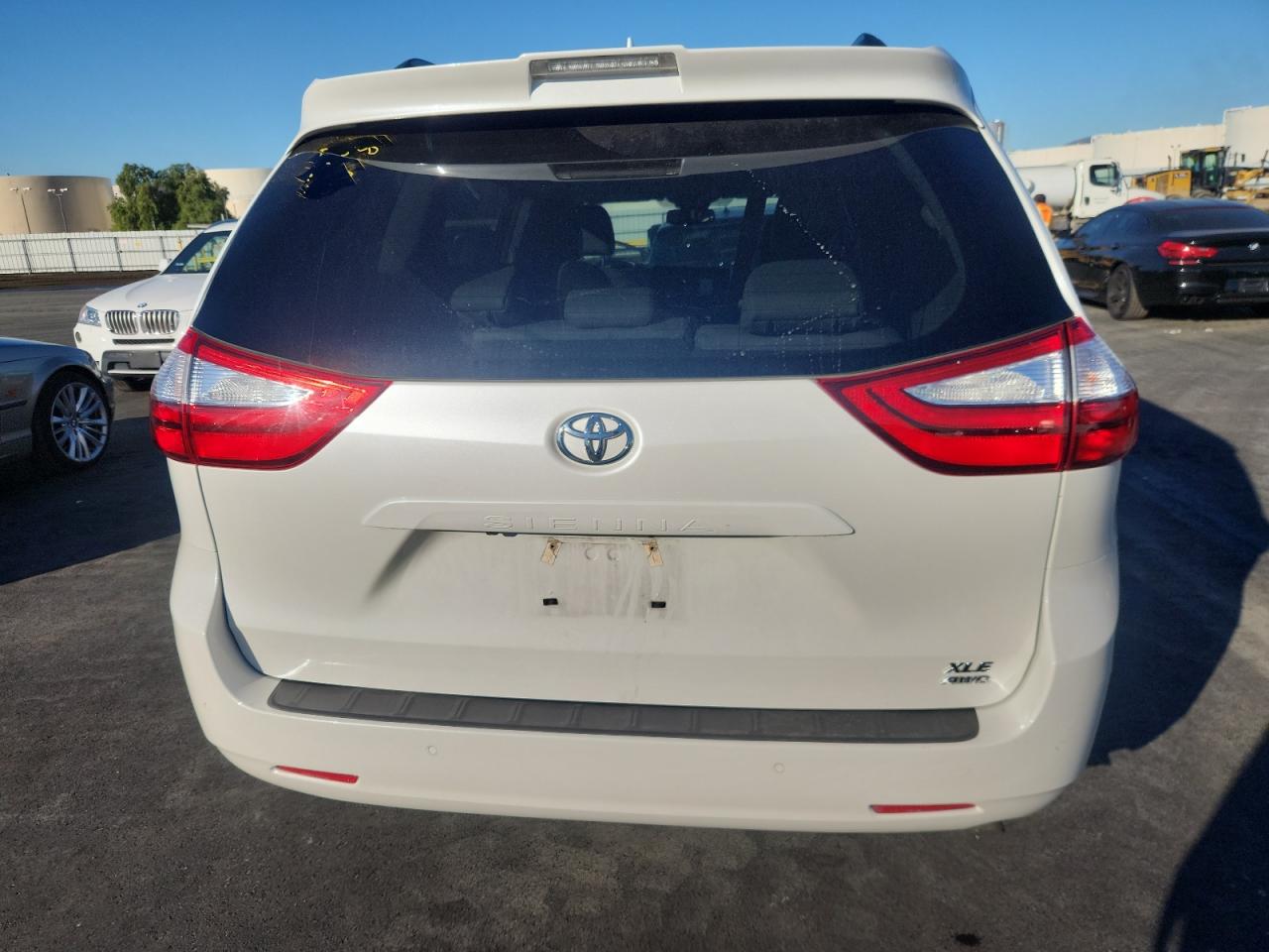 TOYOTA SIENNA XLE