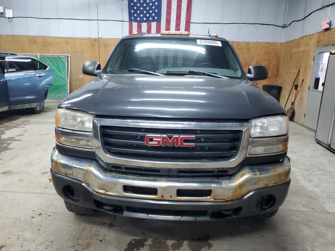 Lot #3303663949 2005 GMC SIERRA K25