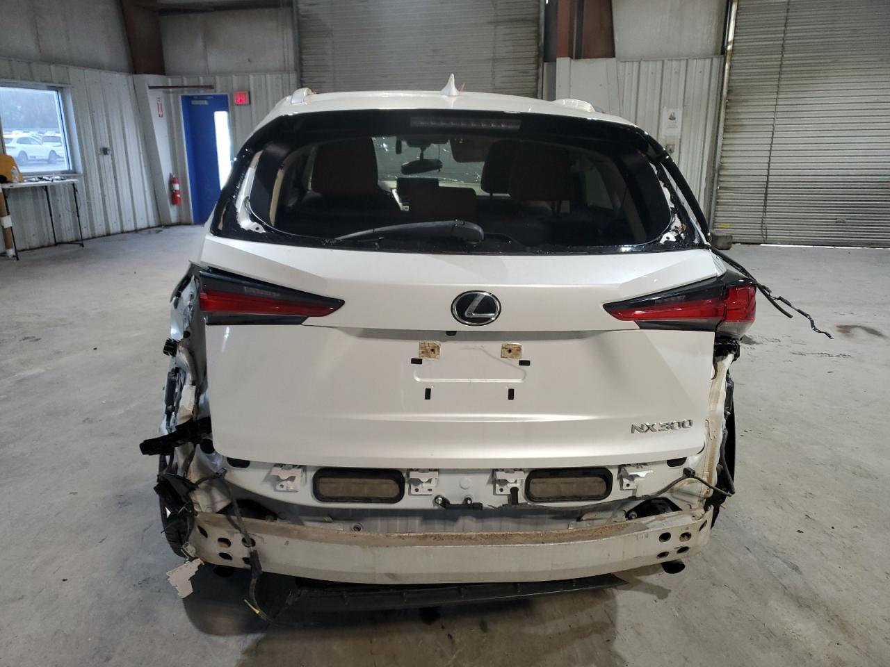 LEXUS NX 300 BASE