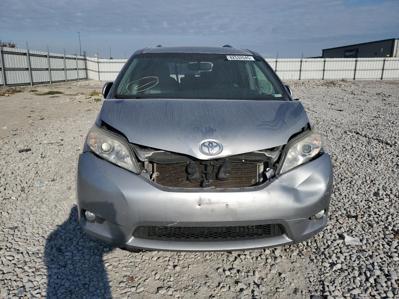 TOYOTA SIENNA XLE