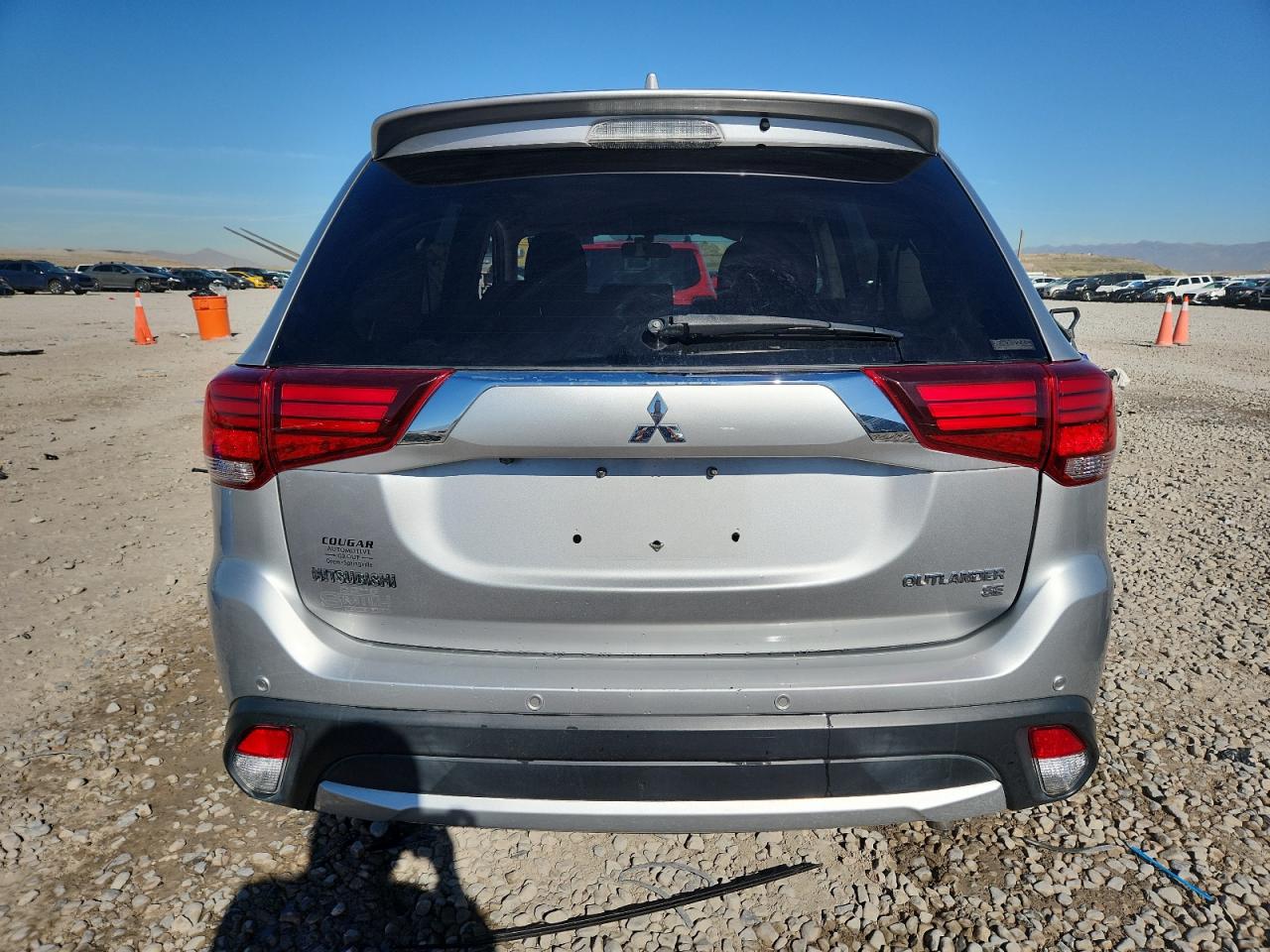 MITSUBISHI OUTLANDER SE