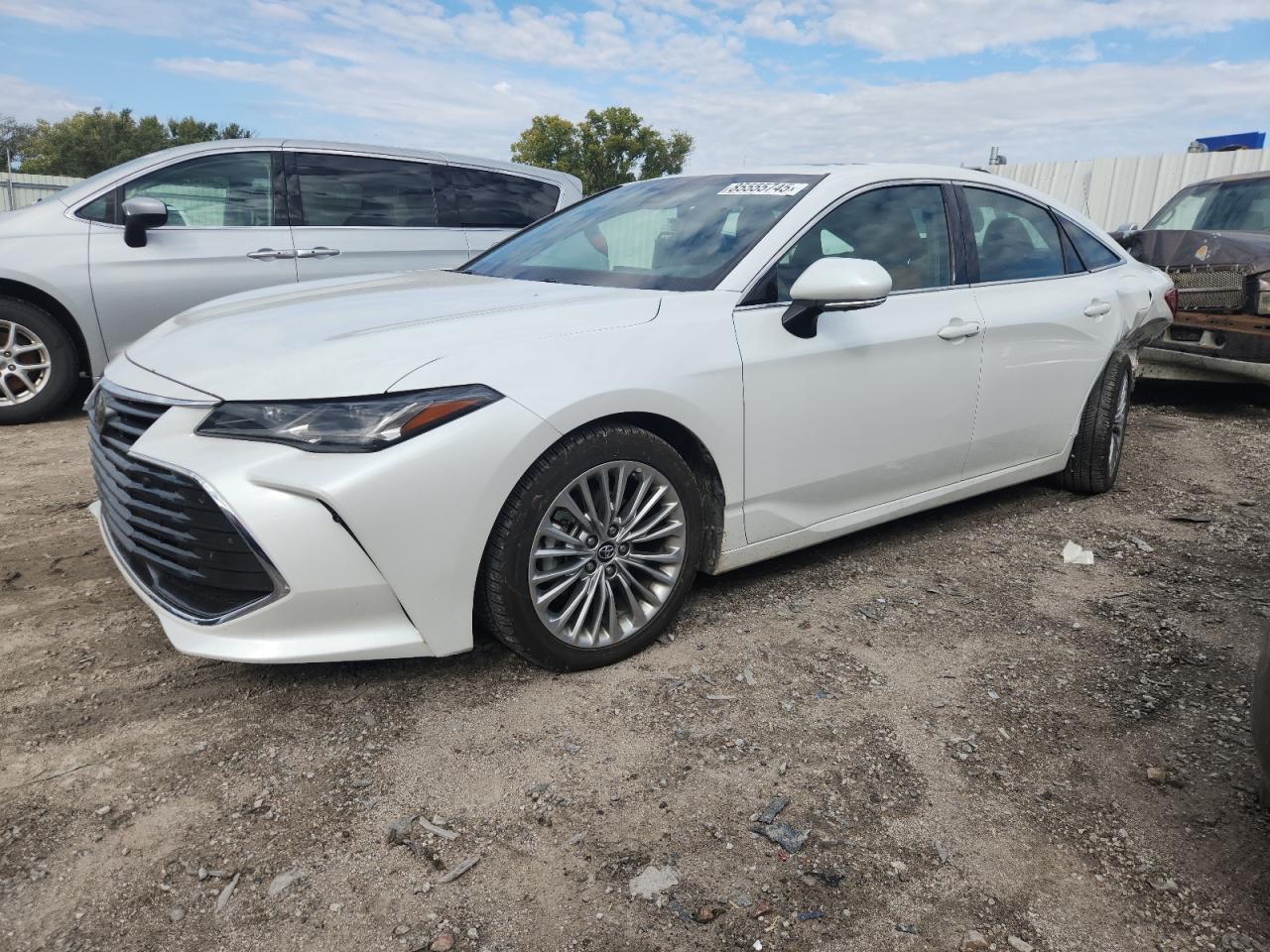 Lot #3280318971 2019 TOYOTA AVALON XLE