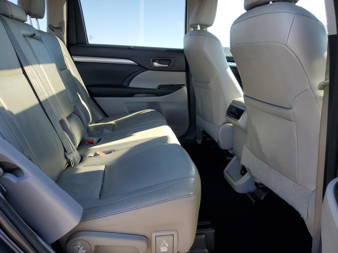 TOYOTA HIGHLANDER XLE