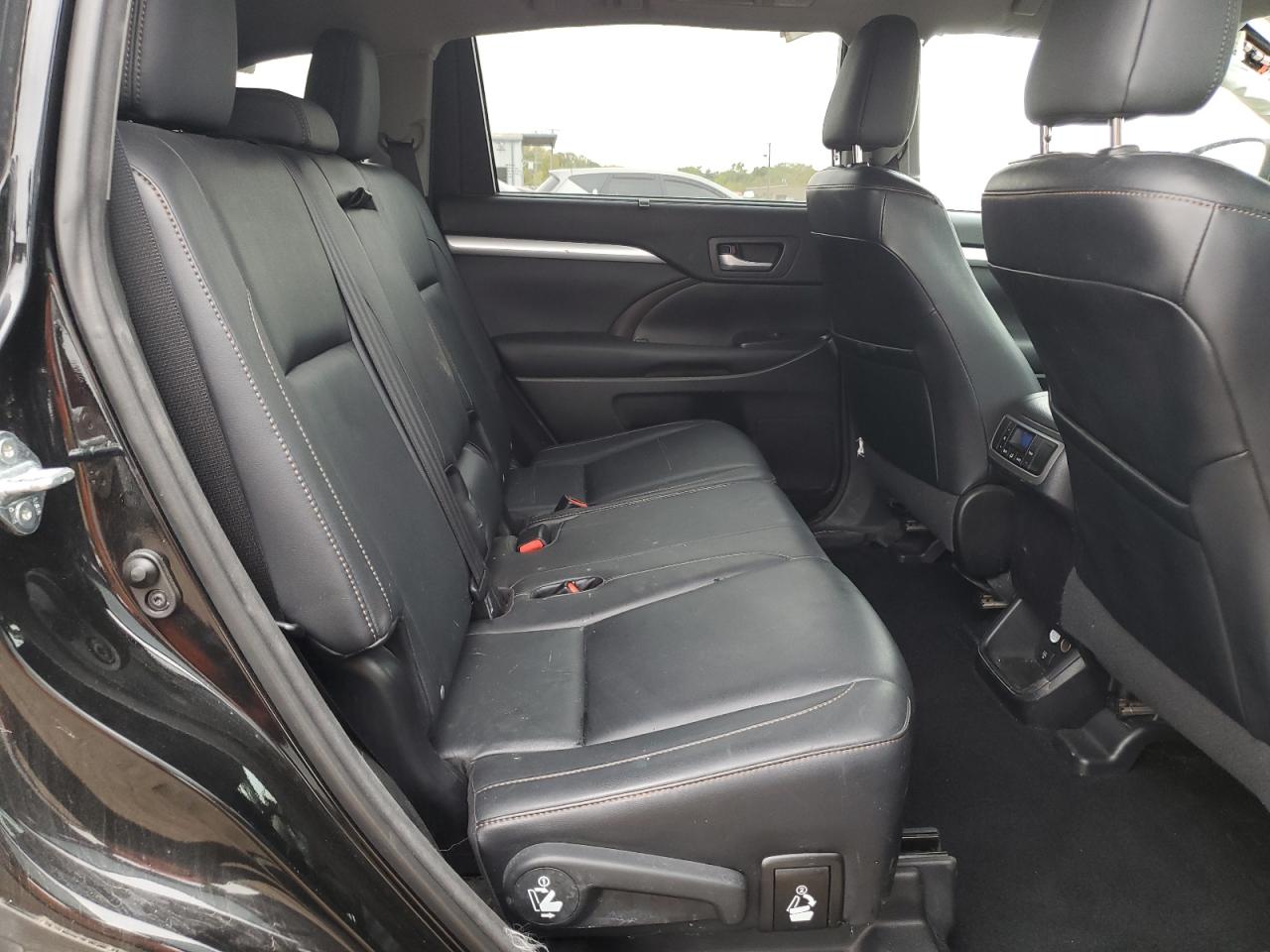 TOYOTA HIGHLANDER XLE