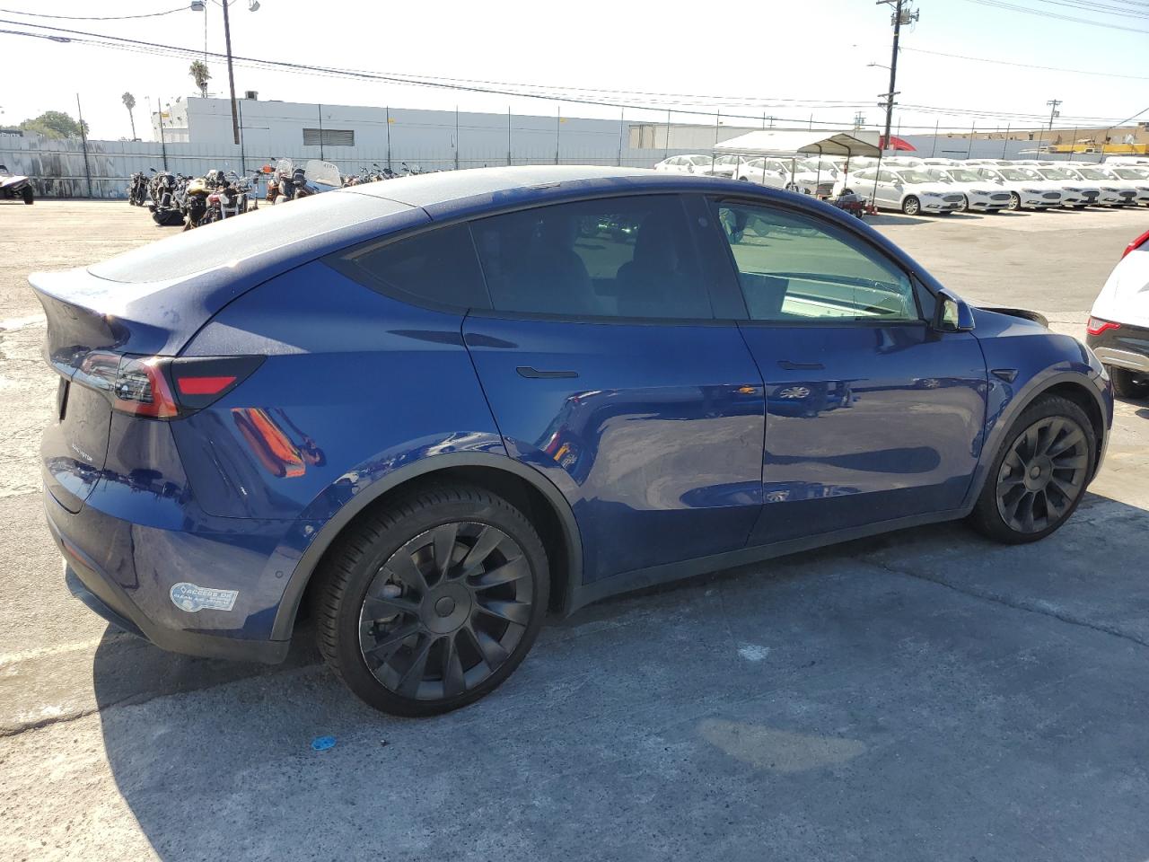 TESLA MODEL Y
