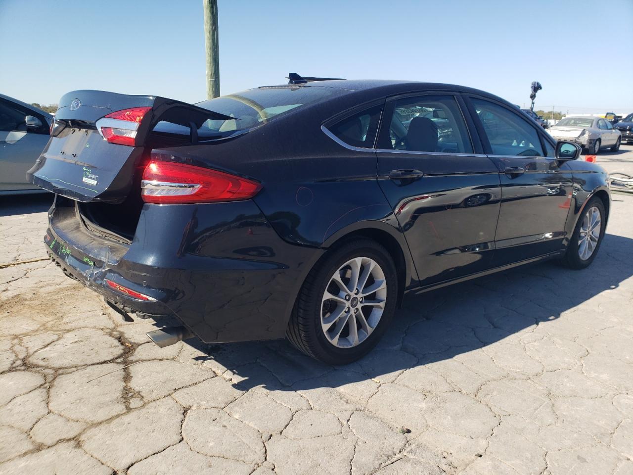 FORD FUSION SE