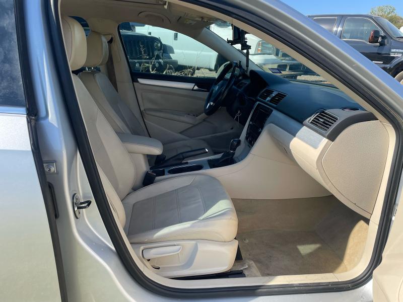 2013 VOLKSWAGEN PASSAT SE - Other View