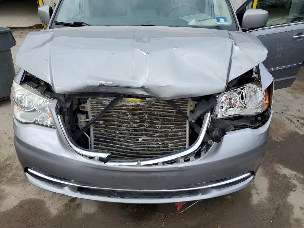 CHRYSLER TOWN & COUNTRY TOURING