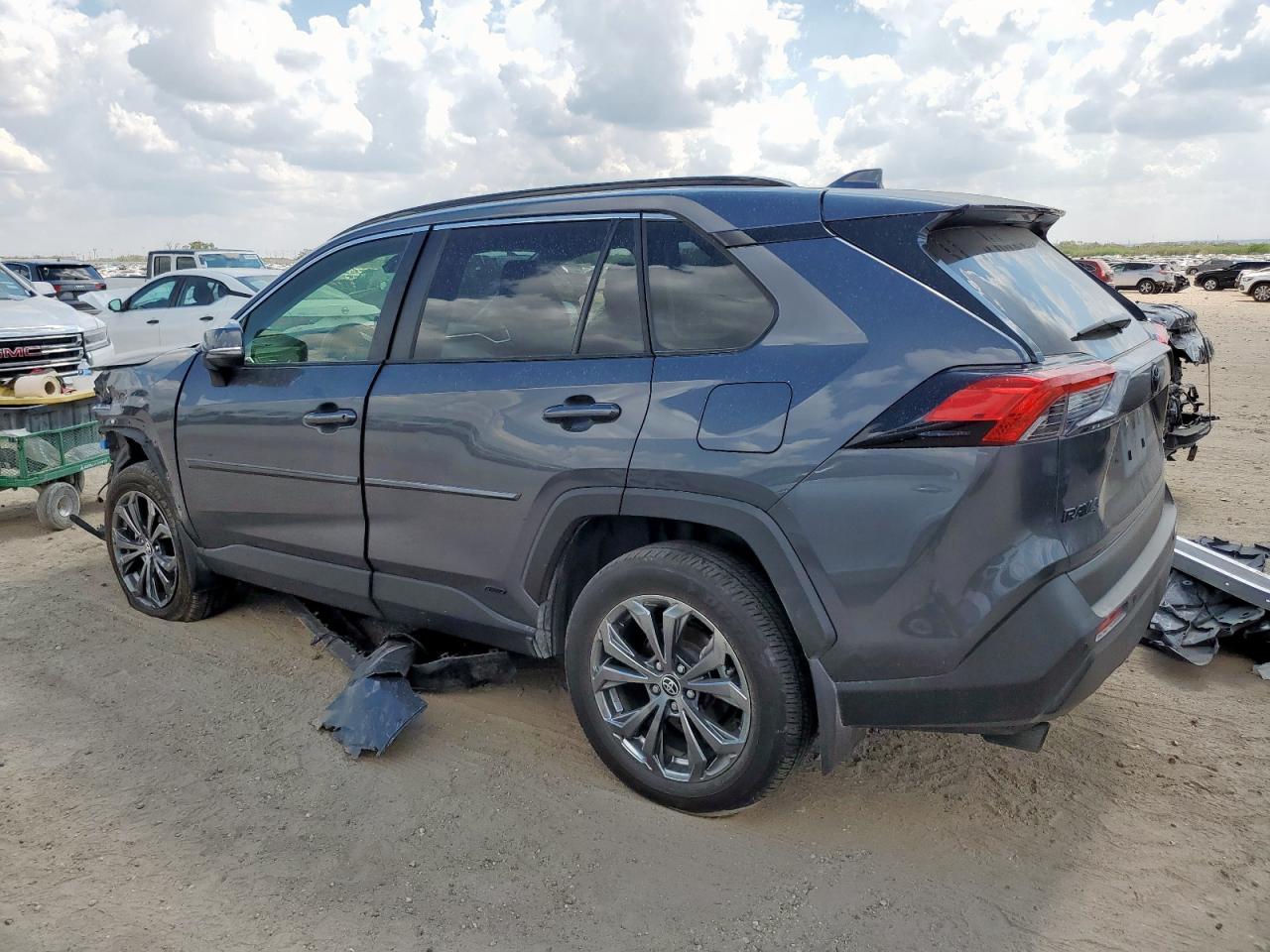 TOYOTA RAV4 XLE PREMIUM