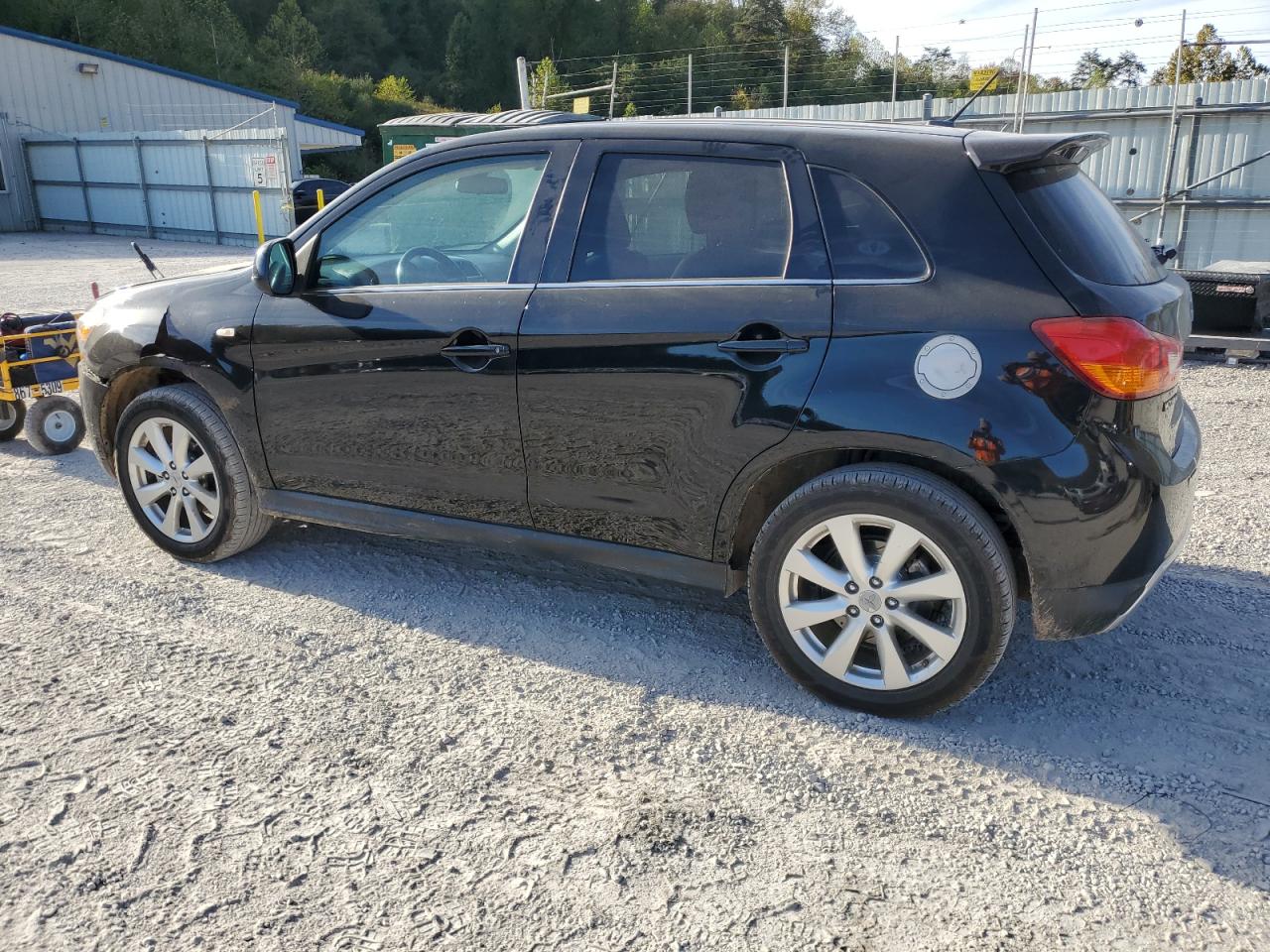 MITSUBISHI OUTLANDER SE