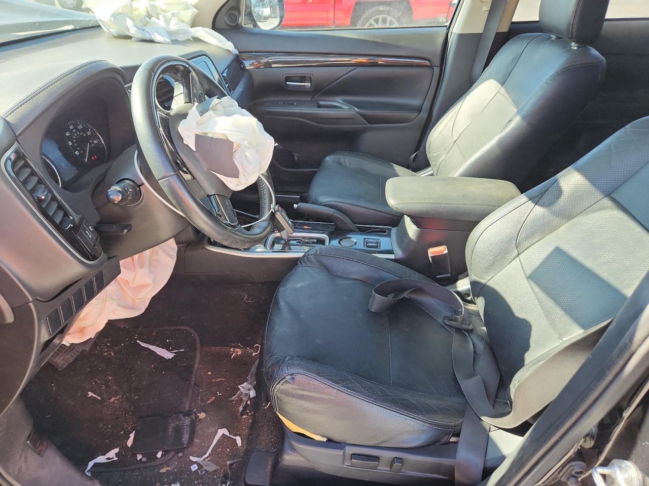 MITSUBISHI OUTLANDER SE