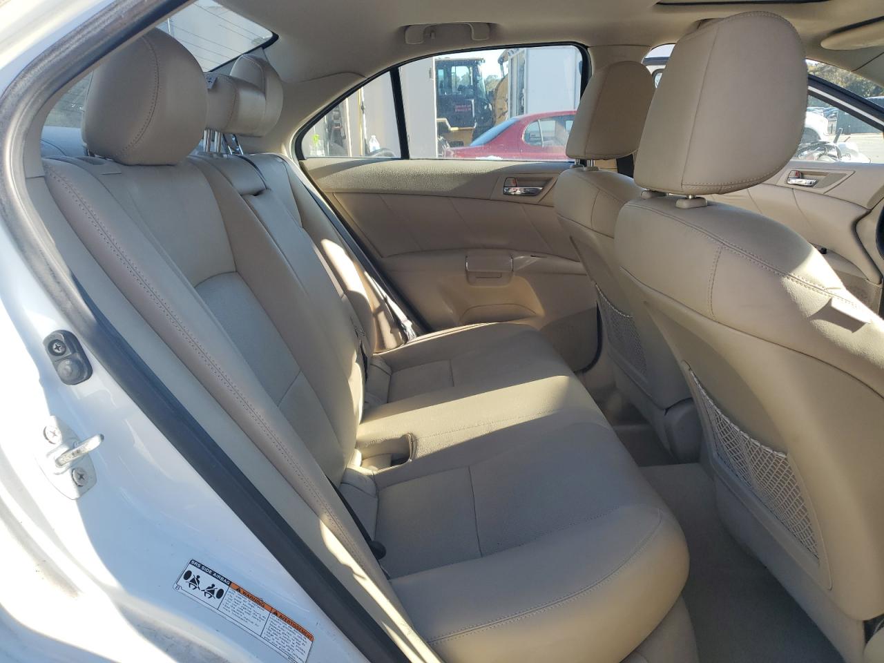 SUZUKI KIZASHI SPORT SLS