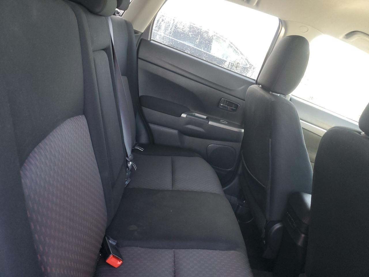 MITSUBISHI OUTLANDER ES