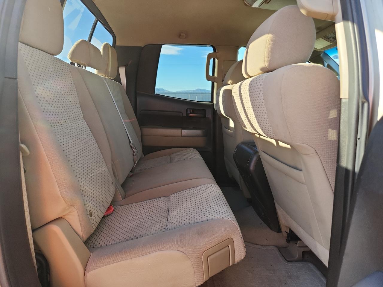 TOYOTA TUNDRA DOUBLE CAB SR5