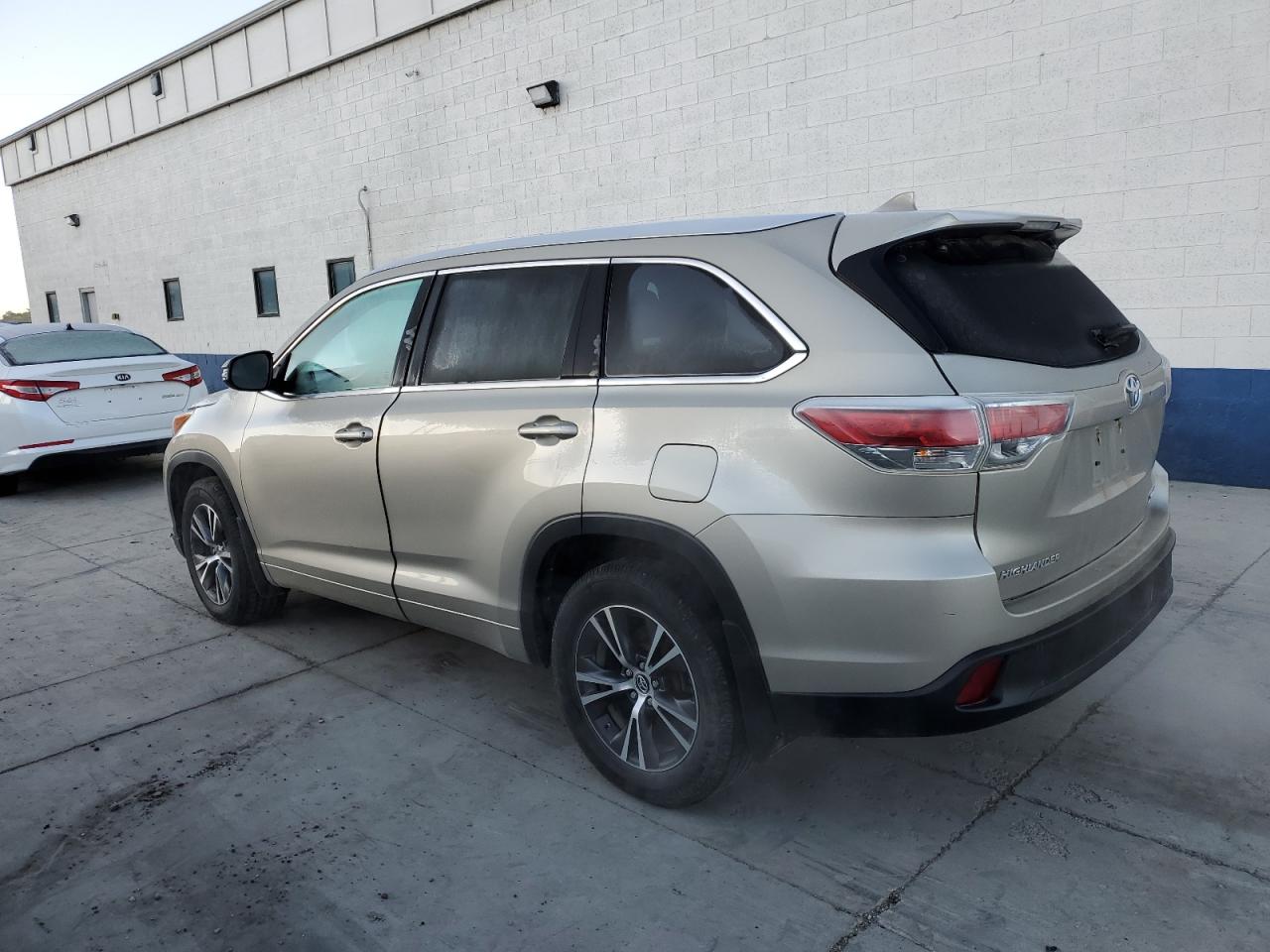 TOYOTA HIGHLANDER XLE