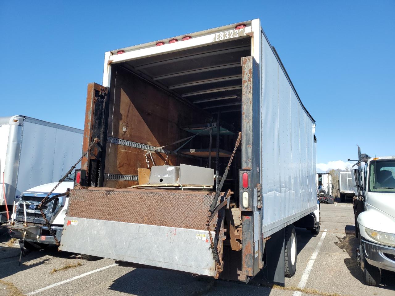 Lot #3276395659 1999 INTERNATIONAL 4700 BOX TRUCK