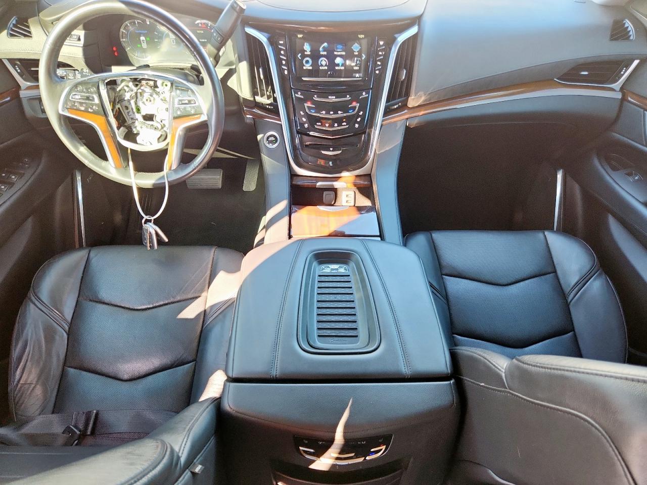CADILLAC ESCALADE PREMIUM LUXURY