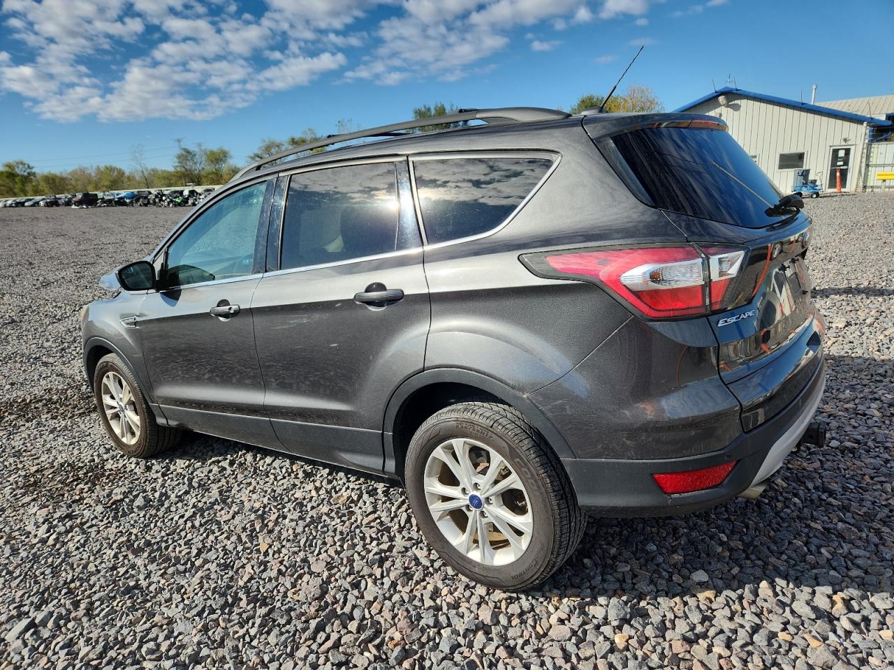 FORD ESCAPE SE