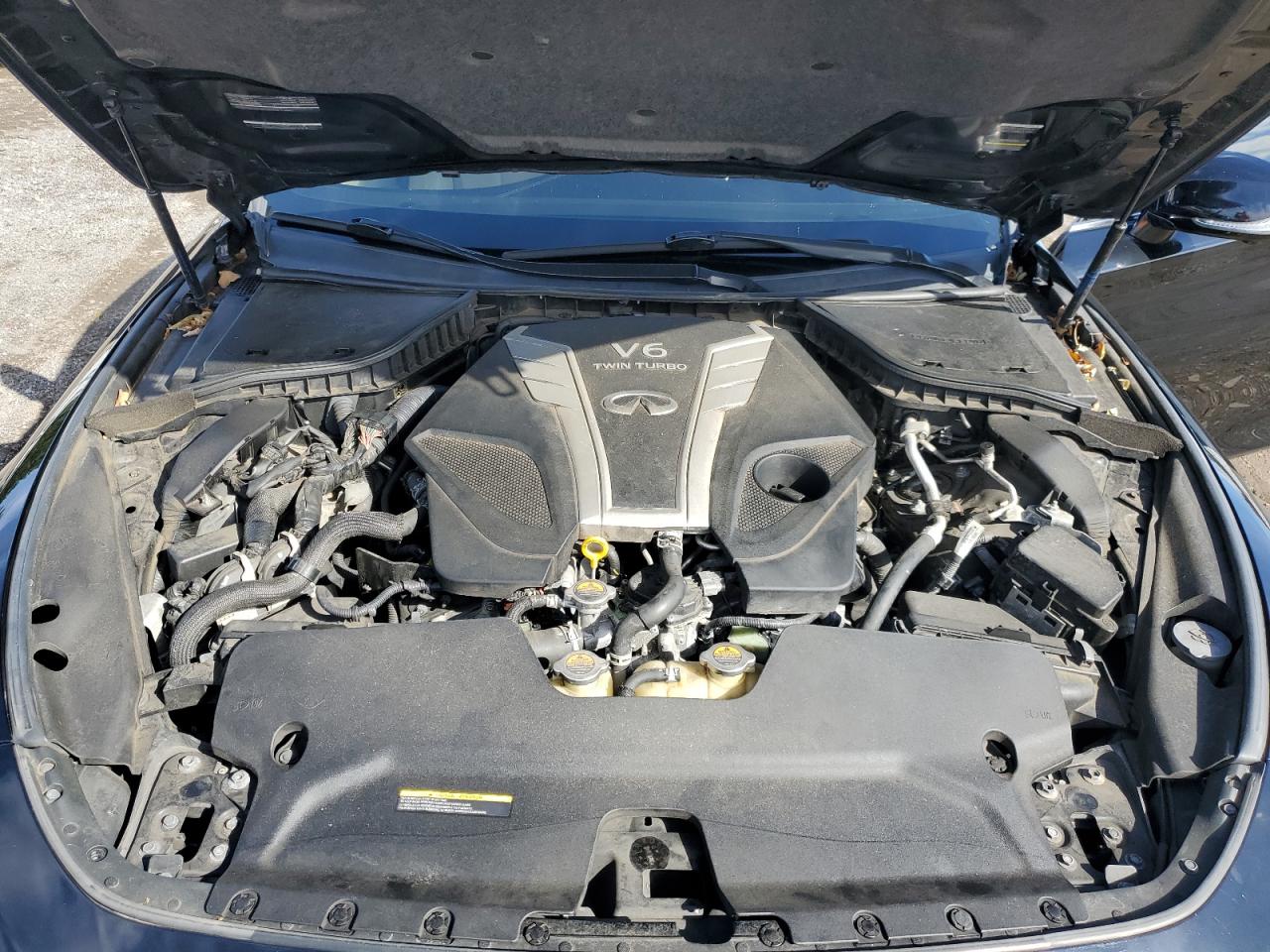 INFINITI Q60 RED SPORT 400